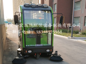 河北宏瑞達物業(yè)掃地車2150在湖北武漢大學(xué)上崗